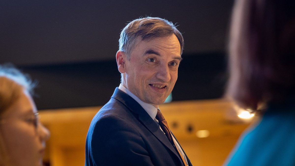 Ziobro składa do prokuratury zawiadomienie ws. Tuska i Żurka. "Oszust jest narzędziem w ich ręku"