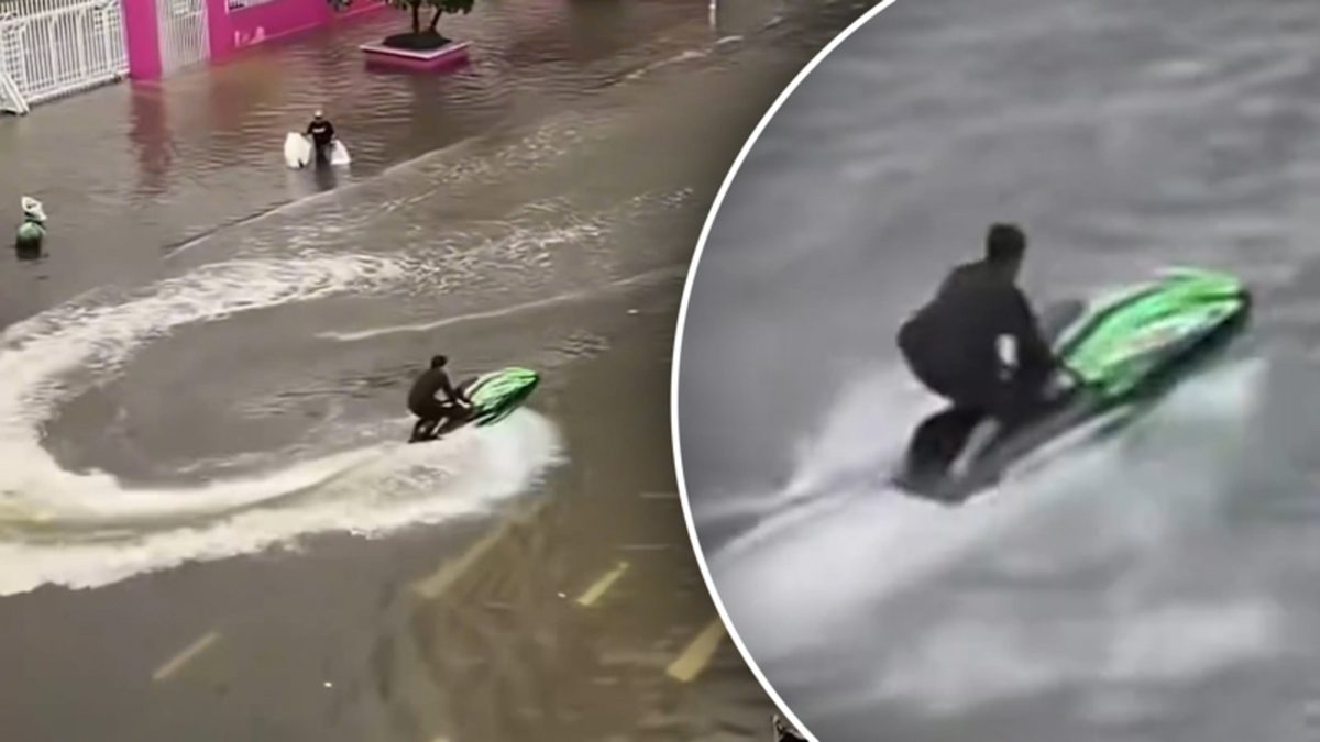 Jetskiër veroorzaakt ophef met stunts in overstroomde straten van Bangkok