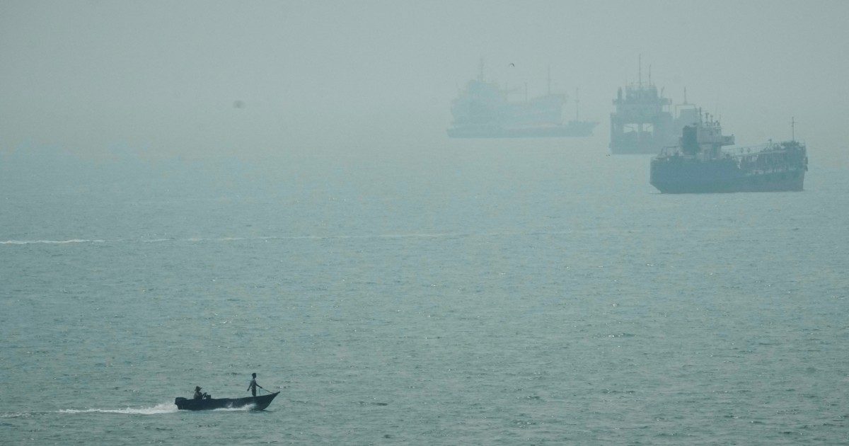 U.S. strikes Iranian tankers after more attempted attacks on Navy warship