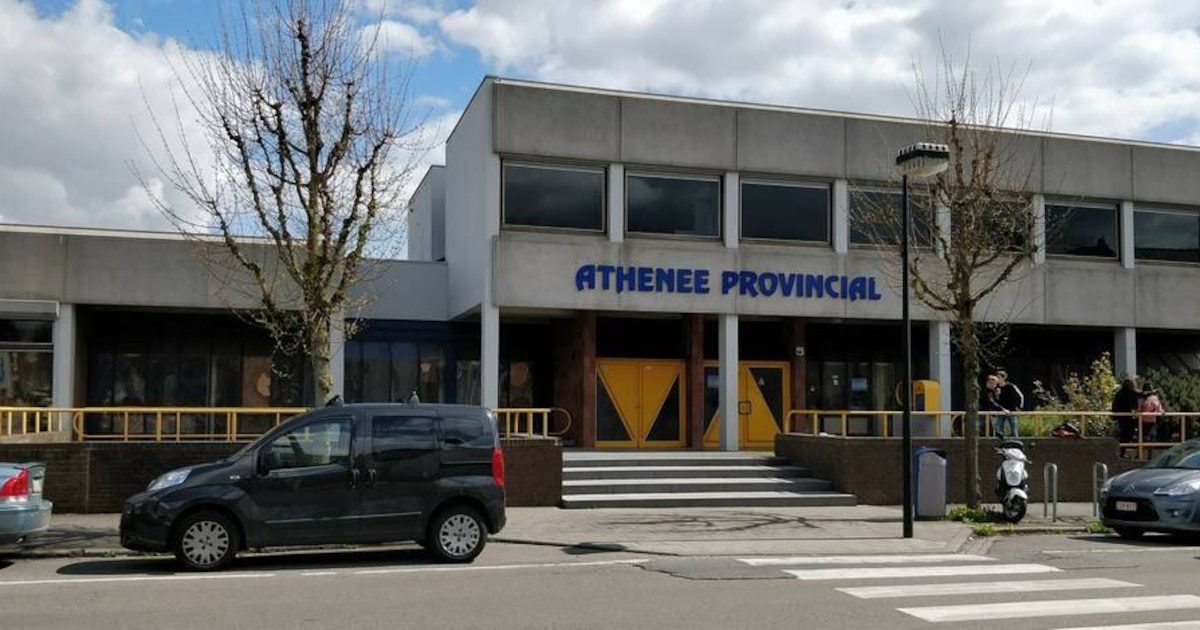 Plus de 7 000 serviettes hygiéniques gratuites à l’Athénée provincial de La Louvière pour lutter contre la précarité