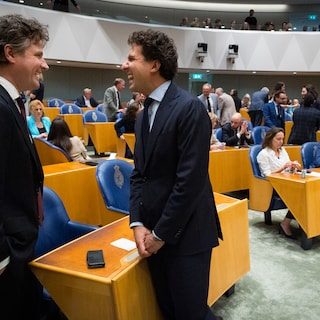 Kabinet schrapt de bezuinigingen op de WW en de WIA, bonden willen weer praten