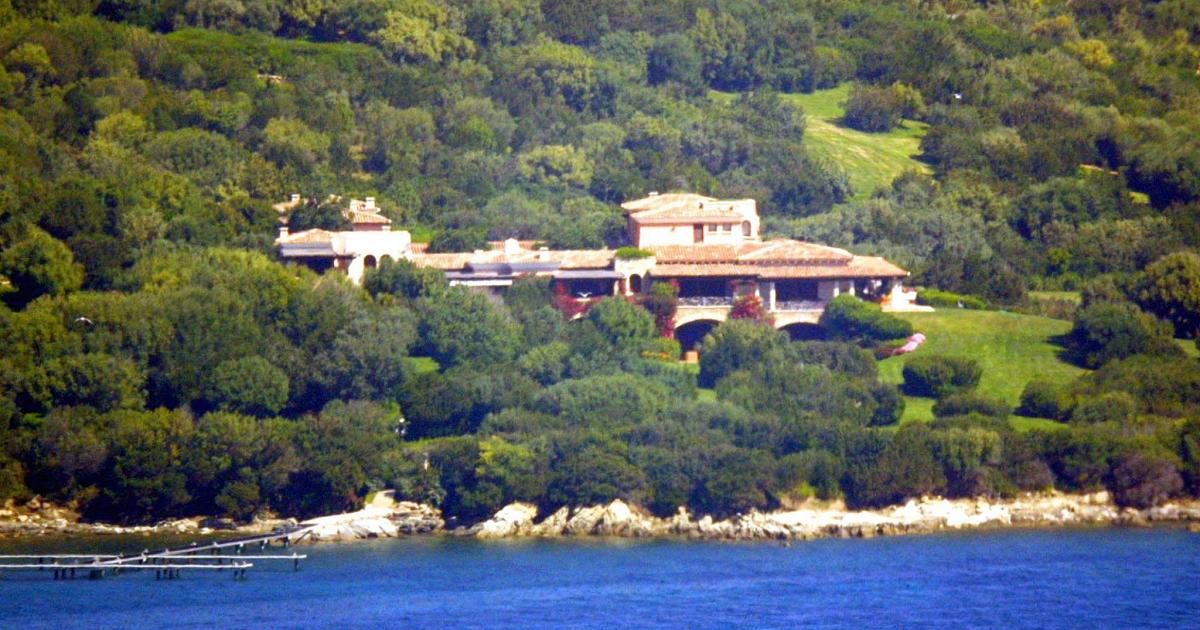 Villa Certosa, l'ultimo pranzo dei Berlusconi: la villa di Porto Rotondo passa allo sceicco Al Thani