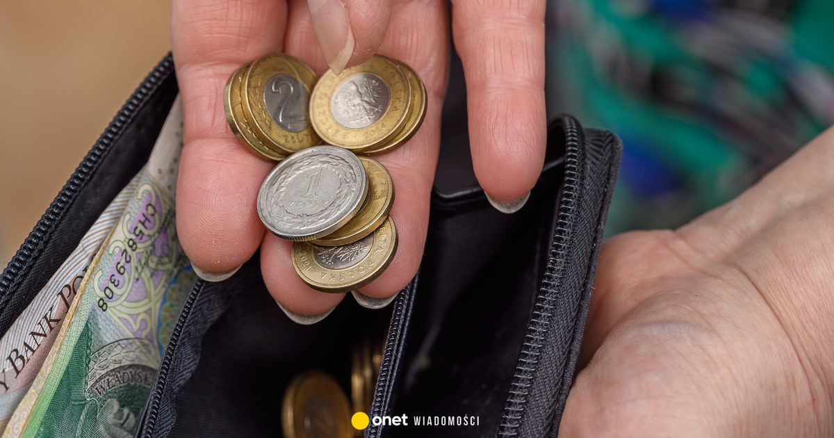 Seniorzy mają czas do 25 września. Po tym terminie grożą im kary