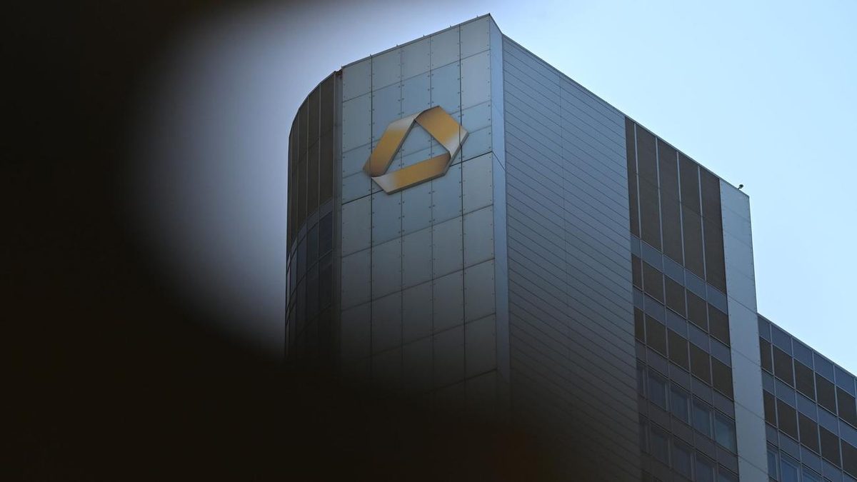 Übernahmeringen: Kreise: Bund will schnelle Zusagen von Orcel bei Commerzbank