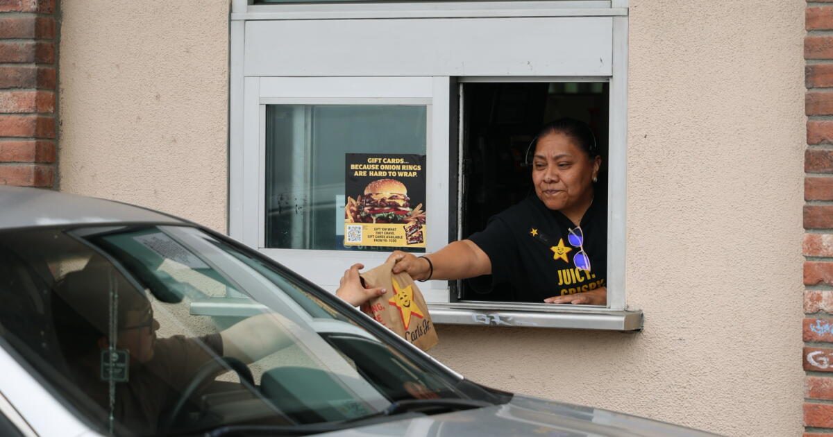 Council backs L.A. fast-food worker scheduling protections as businesses complain of tight margins