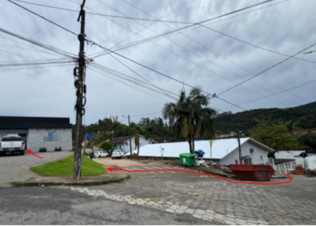 Bebê que escapou de creche atravessou rua e percorreu distância equivalente a meio campo de futebol; VEJA MAPA