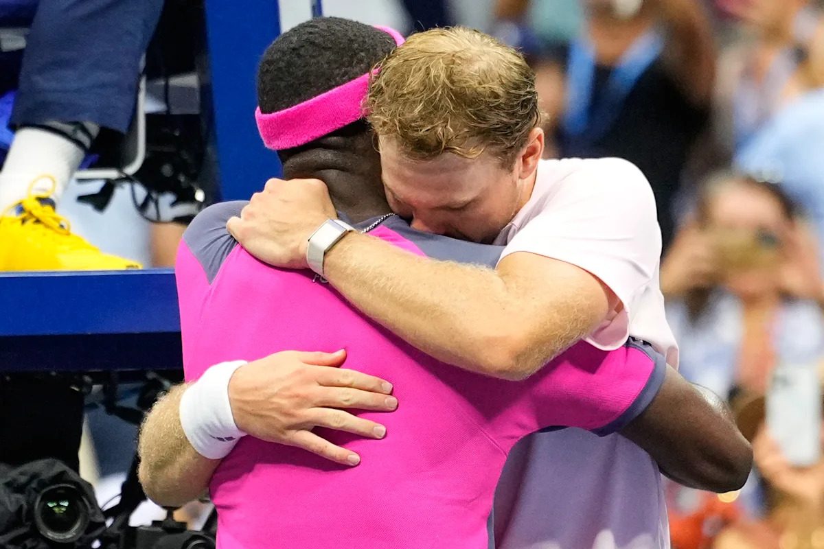 Tiafoe gives Michelsen a hug and a shoulder to cry on after his US Open victory