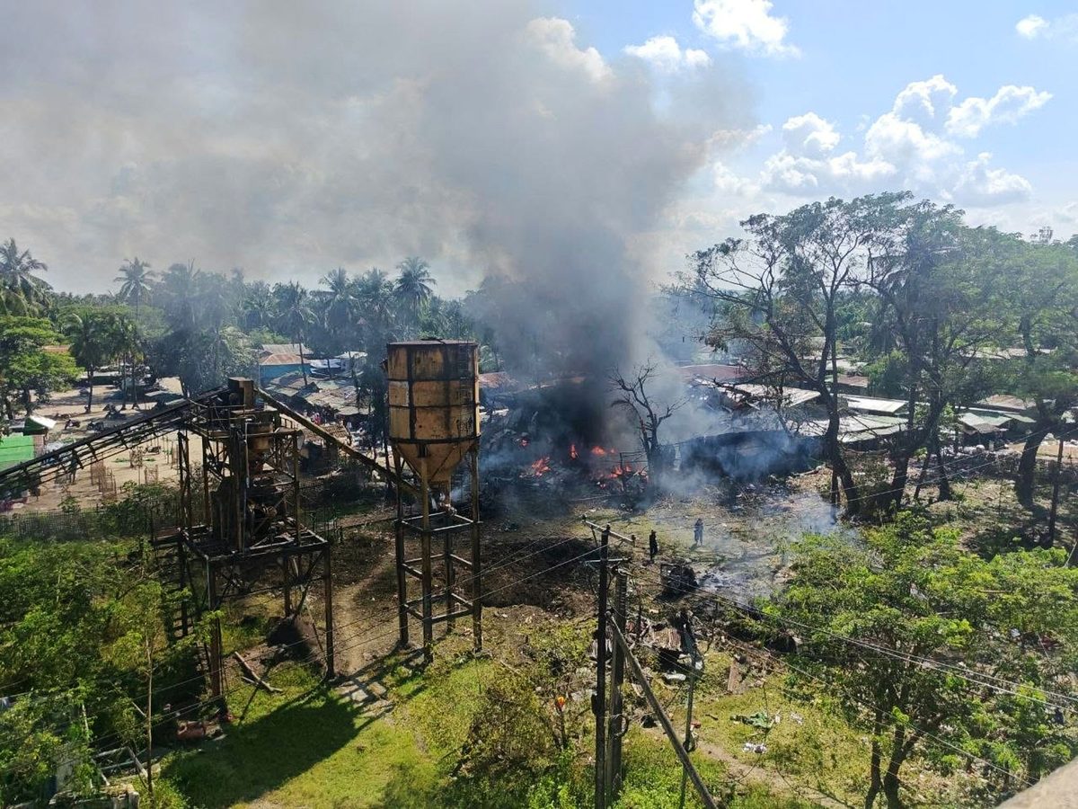 Hjelpearbeidere: Minst 50 drepte etter luftangrep i Myanmar