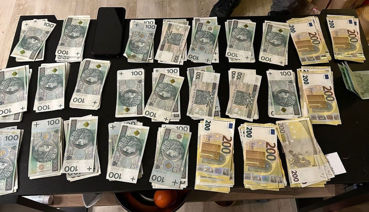 Małżeństwo straciło prawie pół miliona zł. Oszustwo "na doradcę finansowego"