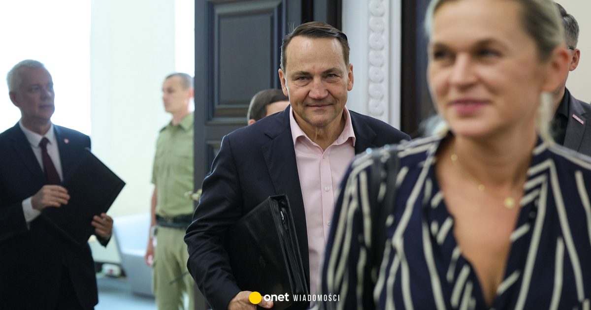 Starsze małżeństwa czekają na medale od prezydenta. Radosław Sikorski komentuje