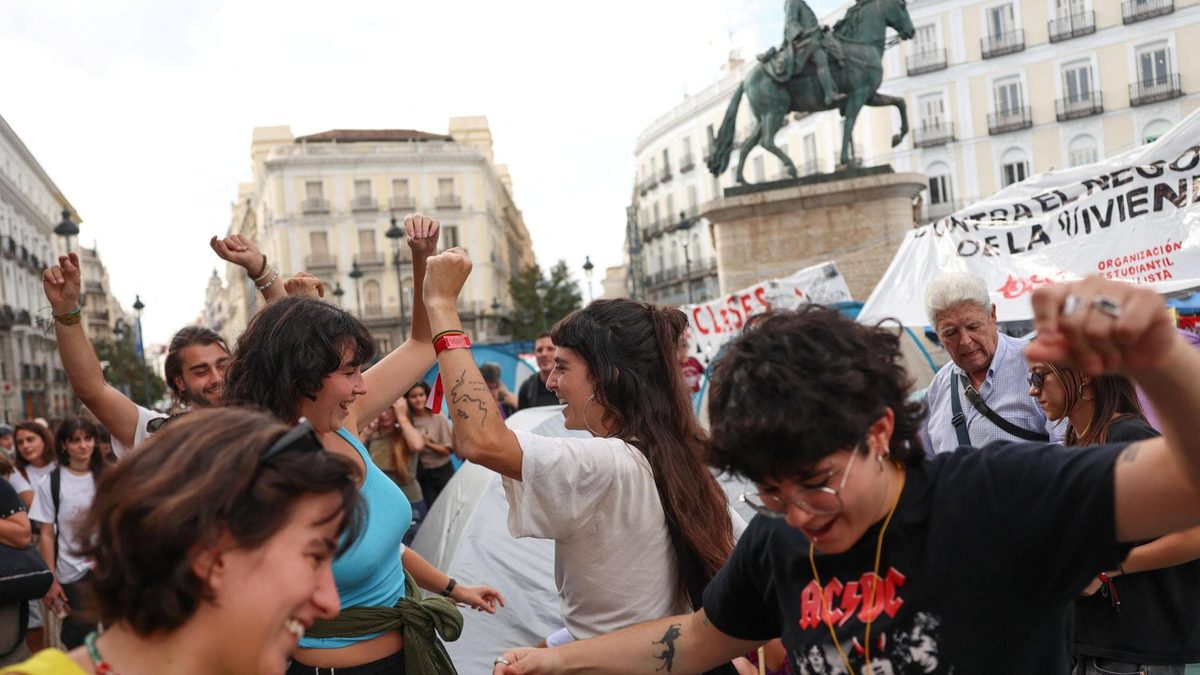 Spagna, prima vittoria degli Indignados: Maricarmen torna a casa e sfratti sospesi fino al 2030