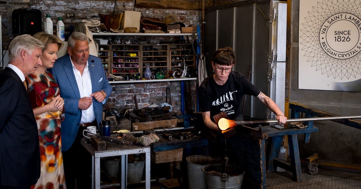 Le roi et la reine ont visité la cristallerie du Val-Saint-Lambert qui fête ses 200 ans d’existence : “On était là avan…