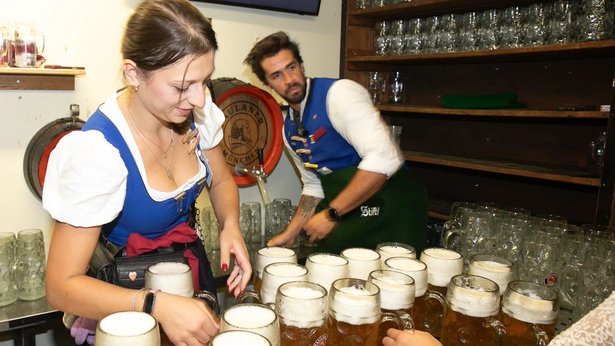 Oktoberfest: Was hinter der Revolte der Schankkellner im Paulaner-Zelt steckt
