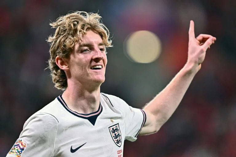 England break down stubborn Czechs to claim first Nations League win