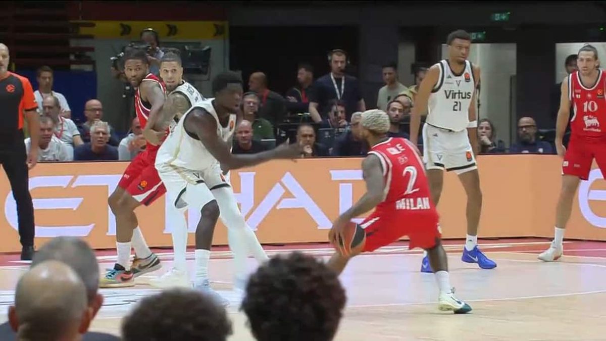 Eurolega, RJ Cole chiude il primo quarto con una tripla