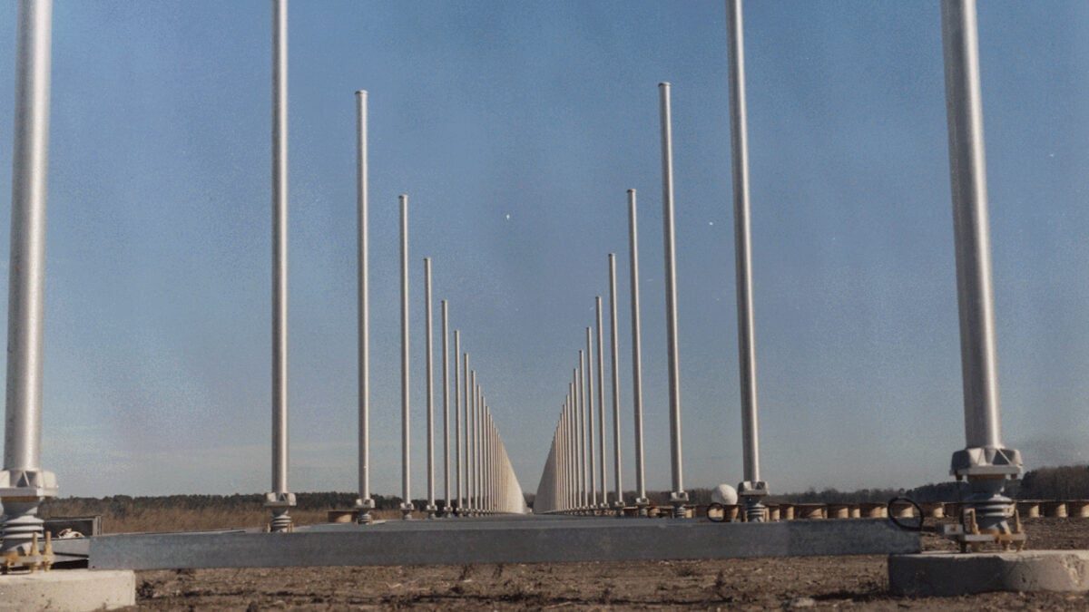A Physicist Has an Ingenious Plan to Track Arctic Sea Ice With a Cold War-Era Early Warning Radar