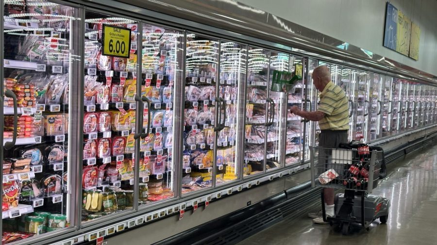 Consumer confidence drops to lowest level in more than a decade