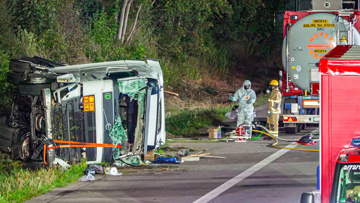 Seit mehr als 12 Stunden - Umgekippter Gefahrgut-Lkw legt A6 lahm