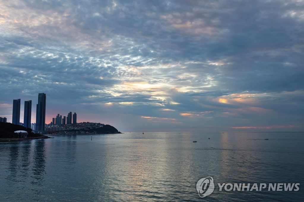 부산·울산·경남 가끔 구름…낮 최고기온 27∼30도