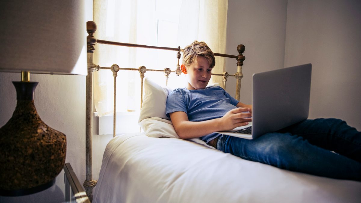 Boy developed "toasted skin" condition from using a laptop every day