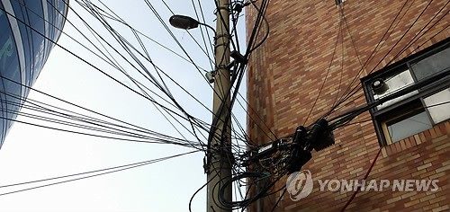 영동군 "내년 구룡초교 통학로 전선 지중화"