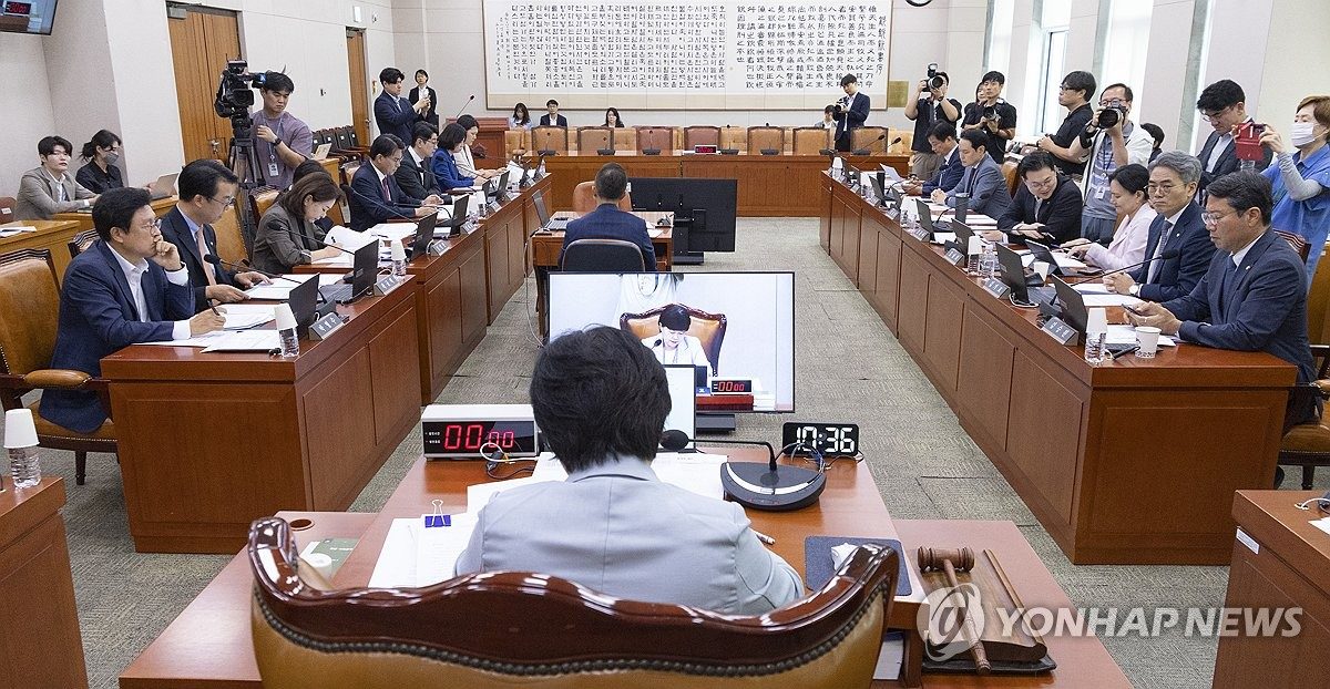 '김승원 증인' 공방…국힘 "로비 브로커 불러야"·與 "종결사건"