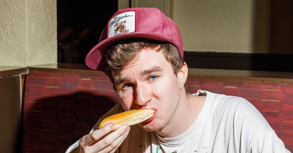 He’s One of Just 50 People With Olive Garden’s Lifetime Pasta Pass. You Choose What He Eats Next