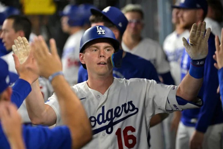 Teoscar Hernandez Carries Dodgers Offense Again in Win Over Reds