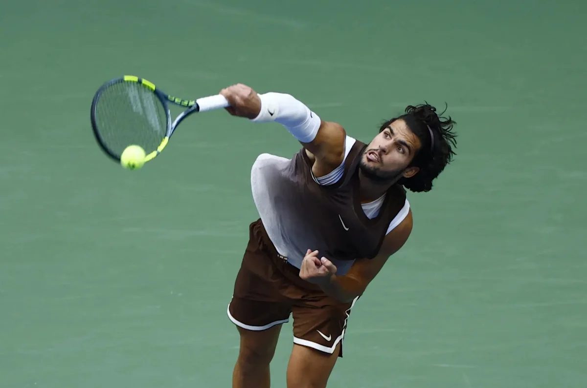 WATCH: Alcaraz and Shelton Produce Point of the Tournament at US Open