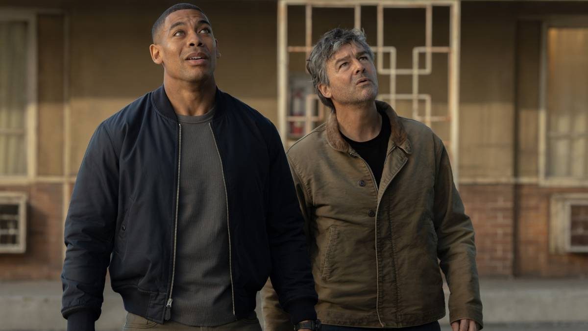 'Lanterns' Finally Fixes One of Superhero TV's Most Frustrating Problems
