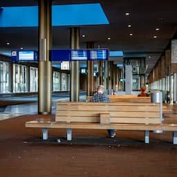 Lege stations vanwege ov-staking, geen drukkere spits op de weg