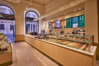 Starbucks taglia quota 9 a Roma con l'apertura del nuovo store di Corso Vittorio