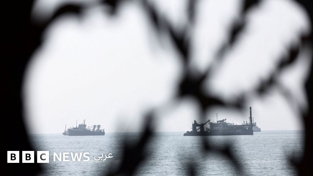 إيران تعلن استهداف حظائر عسكرية أمريكية في الأردن، وتطالب طواقم ناقلات نفط في الكويت والبحرين بـ"مغادرة سفنهم فوراً"