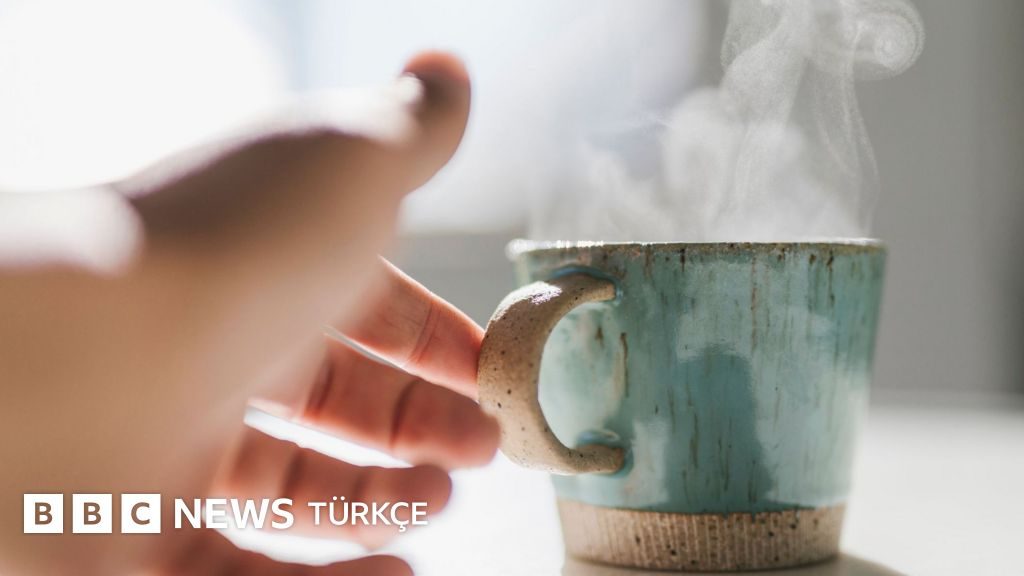 Çok sıcak içecekler yemek borusuna zarar verebilir ve kanser riskini artırabilir