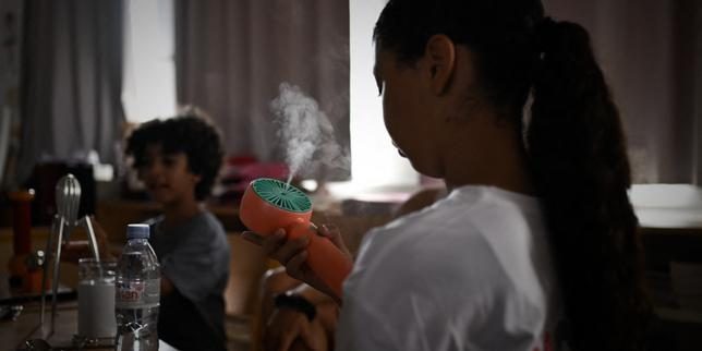 Ecoles : 50 000 équipements rafraîchissants achetés depuis la mi-juillet, affirme le ministre de l’éducation, Edouard G…