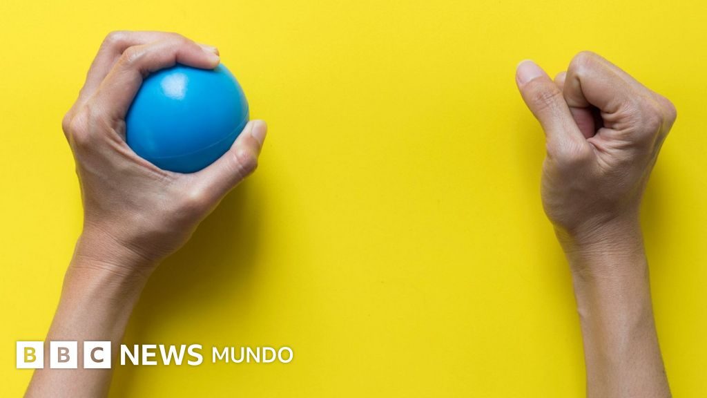 4 ejercicios que ayudan a fortalecer las muñecas, una de las articulaciones más afectadas por la vida moderna