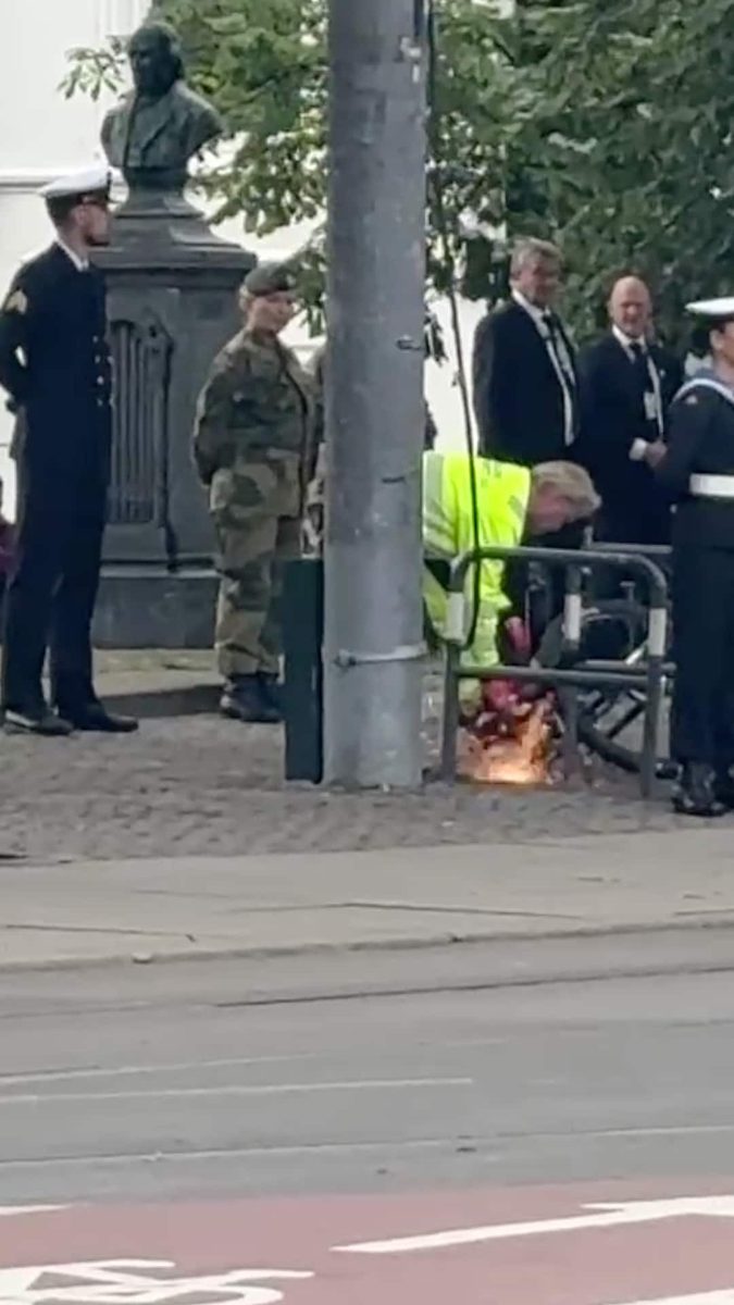 Her sages sykler vekk fra Domkirkeplassen