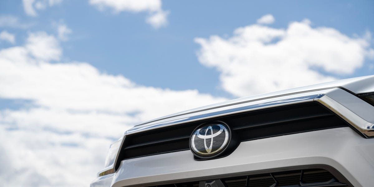 This Toyota Patent Turns Your Car into a Hands-Free Camera