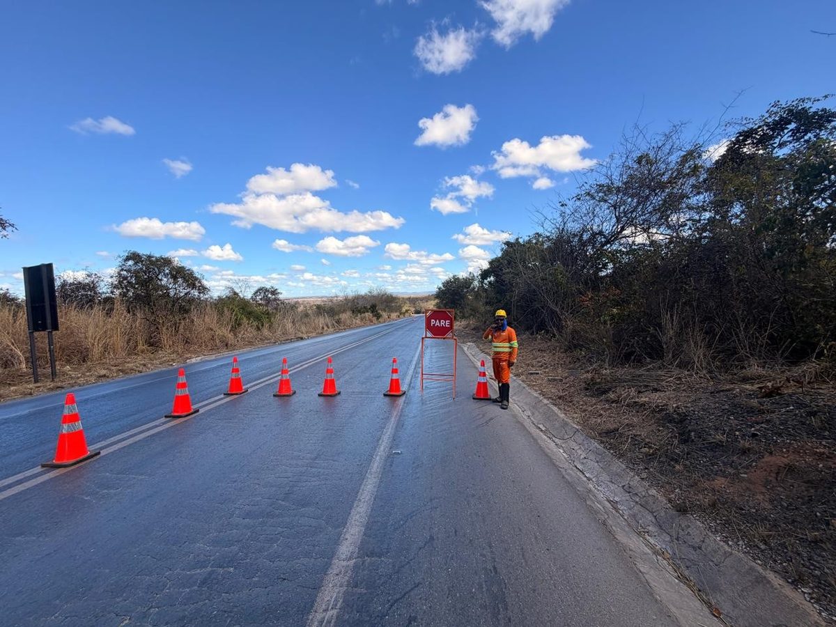 Obras com pare e siga nas BRs-251 e 116 são retomadas a partir desta quarta