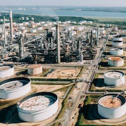 Stijgende olieprijs duwt Europese gasprijs door het dak: hoogste in jaren
