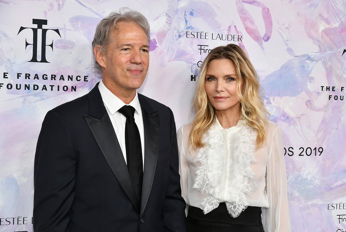 Michelle Pfeiffer y David E. Kelley, la pareja que nunca quiso mezclar amor y trabajo rompe su regla 30 años después