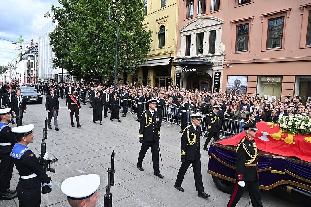 53.000 følger prosesjonen i Oslo sentrum