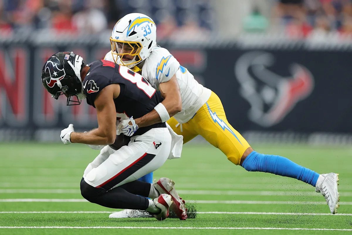 Chargers-Cardinals injury report: Deane Leonard OUT, Tuli Tuipulotu questionable