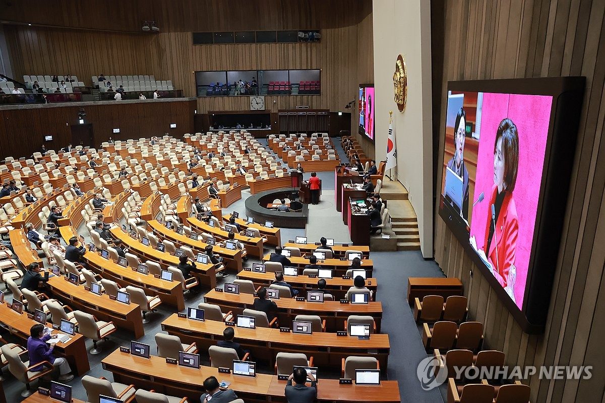 여야 대정부질문 격돌…"내각 인사참사"·"수사자료 상납게이트"(종합)