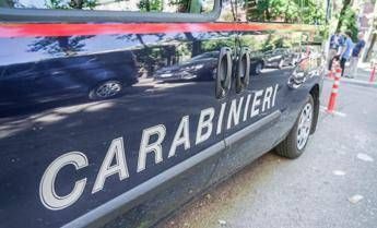 Giallo ad Arezzo, 40enne trovato morto nel parcheggio dell'ospedale: si indaga per omicidio