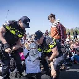 Taakstraf en voorwaardelijke celstraf voor XR-demonstranten na snelwegblokkade