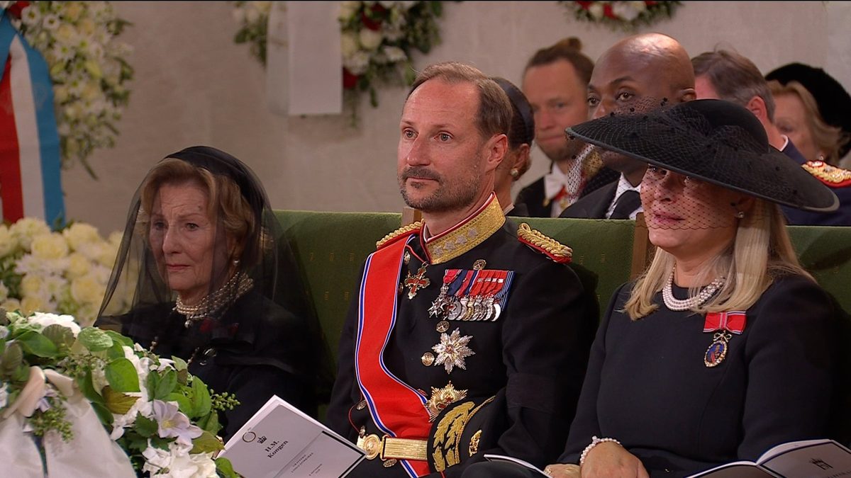 I tårer under Støre sin tale
