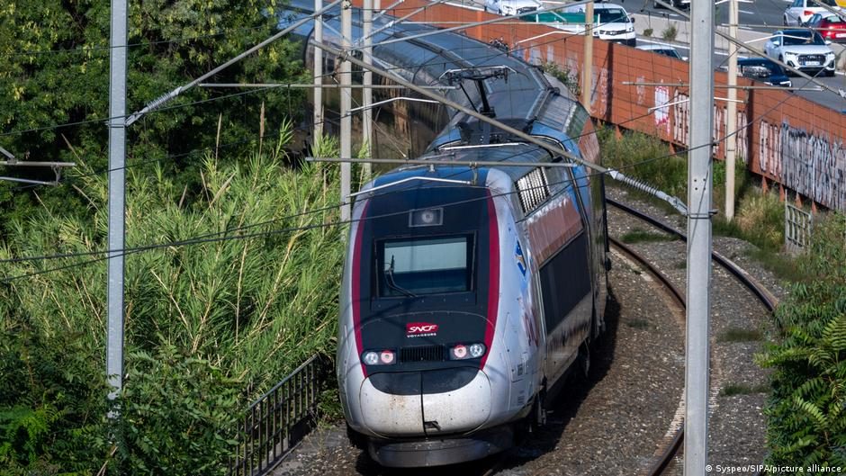 France: More than 40 injured in train derailment