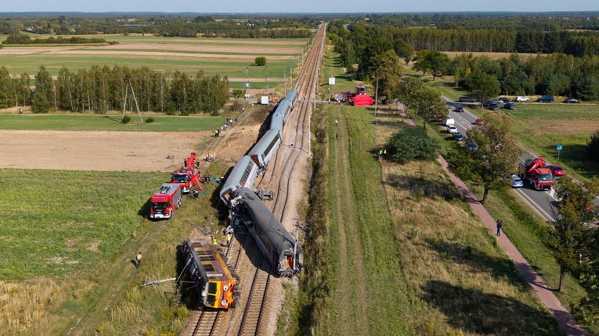 Wypadek pociągu w Sokolnikach Suchych. "Do człowieka dociera, że zaraz się wykoleimy"