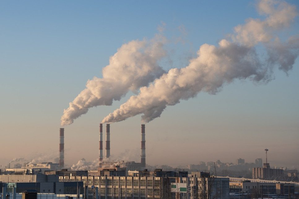 Przełom dla polskiego przemysłu? Darmowe uprawnienia do emisji CO2 możliwe już w listopadzie
